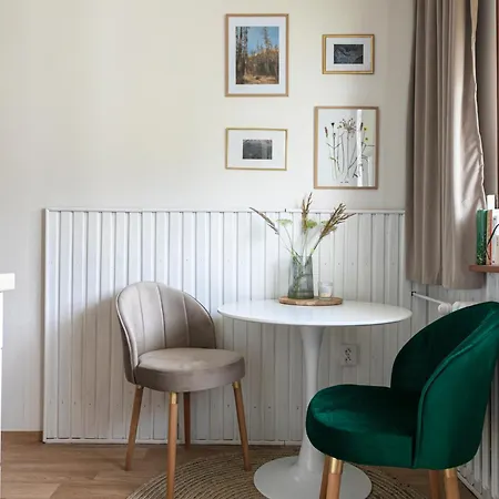 Cozy 1 Bedroom With A Free Parking Spot Apartment *