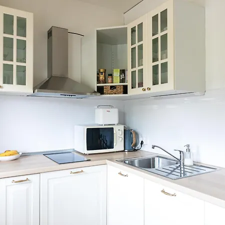 Cozy 1 Bedroom With A Free Parking Spot Apartment Nova Lesna