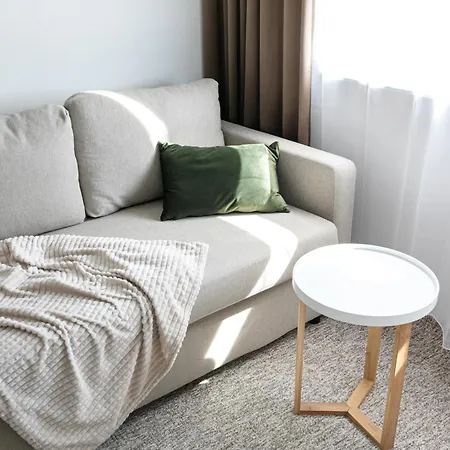 Cozy 1 Bedroom With A Free Parking Spot *