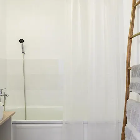 Cozy 1 Bedroom With A Free Parking Spot * Nova Lesna