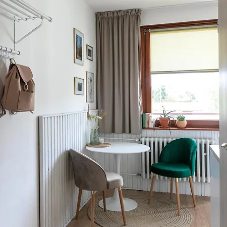 Cozy 1 Bedroom With A Free Parking Spot